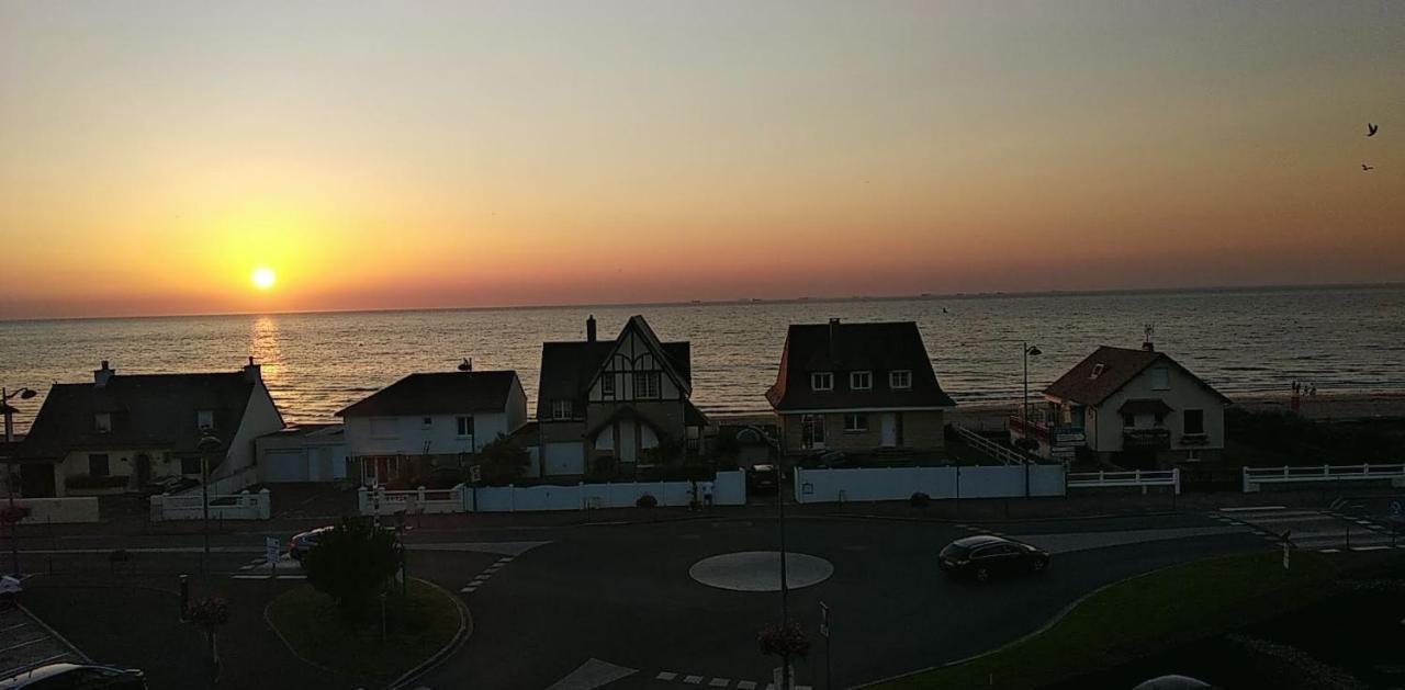 Appartement Neuf Beautiful Villers 1-4 Pers Avec Parking Prive Et A 200 M Plage Eksteriør billede